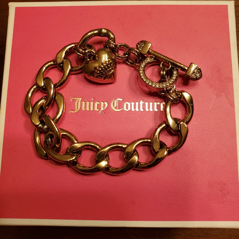 Juicy Couture Gold Tone Round Link Heart w/ Crystal Accent Toggle Bracel…